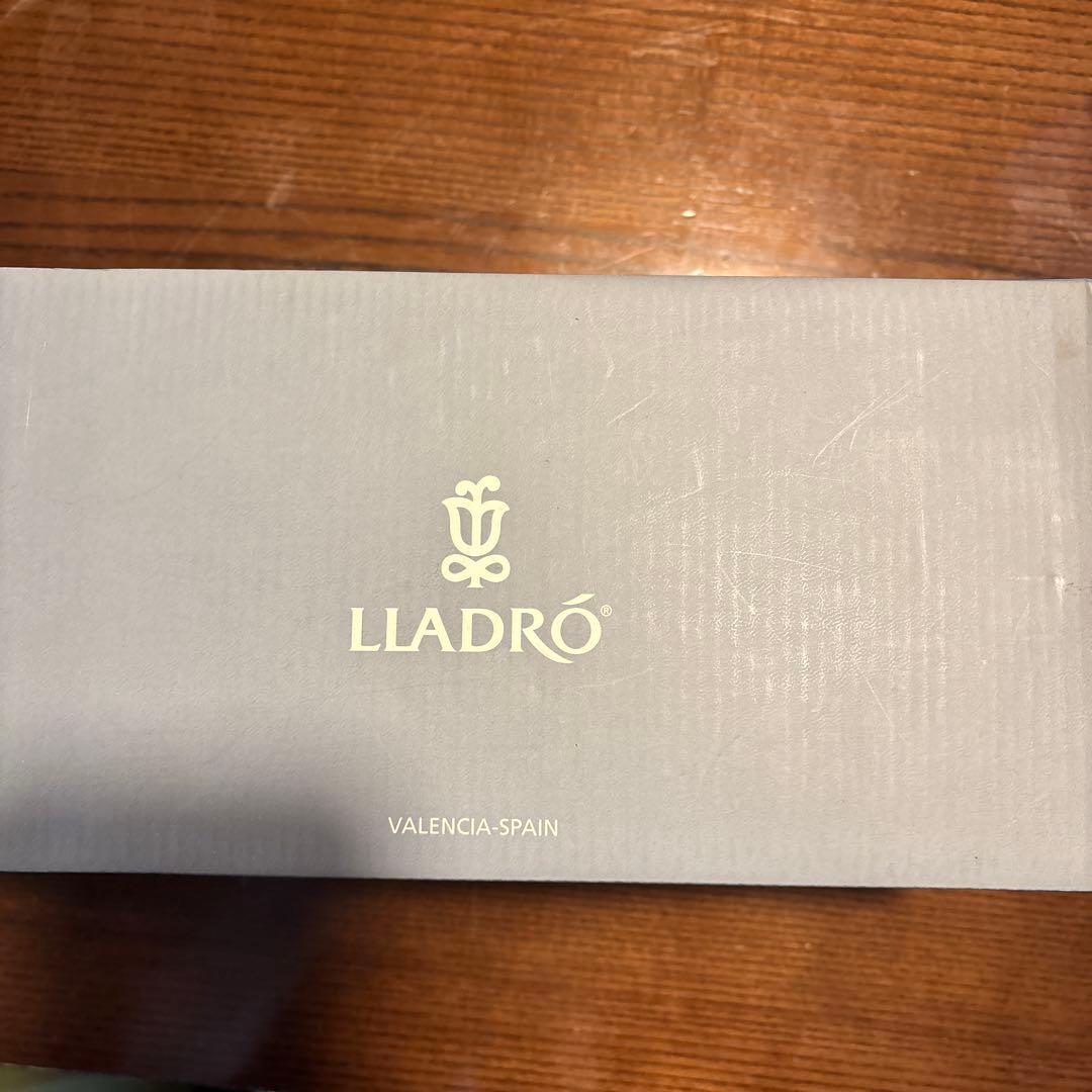 【限定品Lladro リヤドロ】『少女と花』