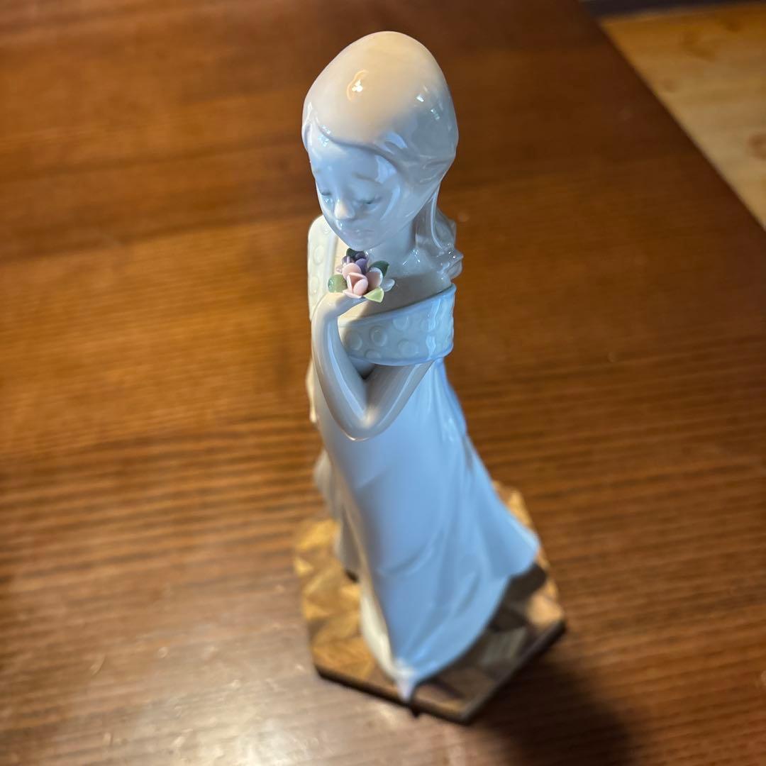 【限定品Lladro リヤドロ】『少女と花』