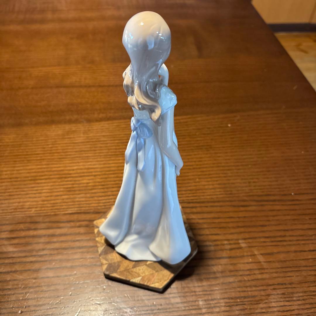 【限定品Lladro リヤドロ】『少女と花』