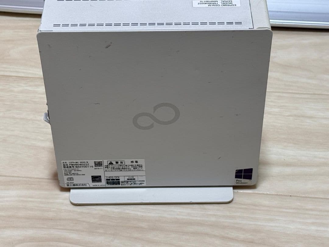 Fujitsu ESPRIMO スリムデスクトップPC Q556/M