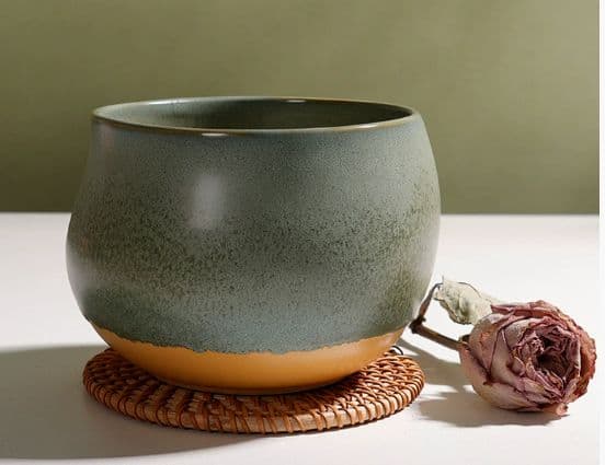 セラミック製のグラデーション鉢