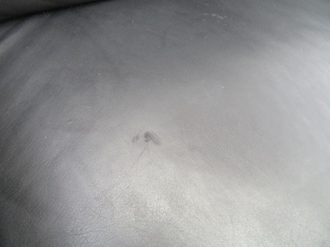 総革■IDC大塚家具■ドイツ■ヒモラ■ベルク■3人掛けソファ■27.8万円■