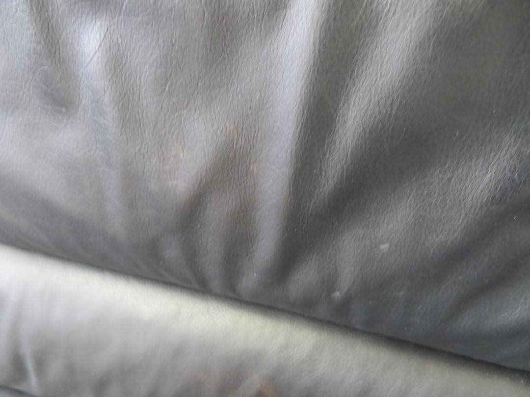 総革■IDC大塚家具■ドイツ■ヒモラ■ベルク■3人掛けソファ■27.8万円■