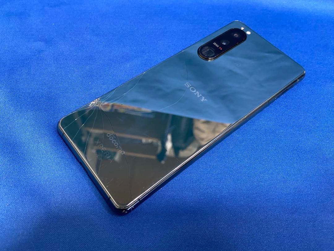 【液晶美品/初期化済】Xperia 5 III SO-53B （背面割れ）