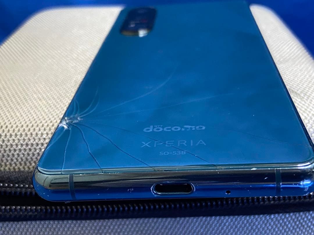 【液晶美品/初期化済】Xperia 5 III SO-53B （背面割れ）