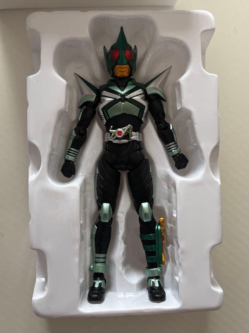 真骨彫製法　フィギュアーツ　仮面ライダーキックホッパー