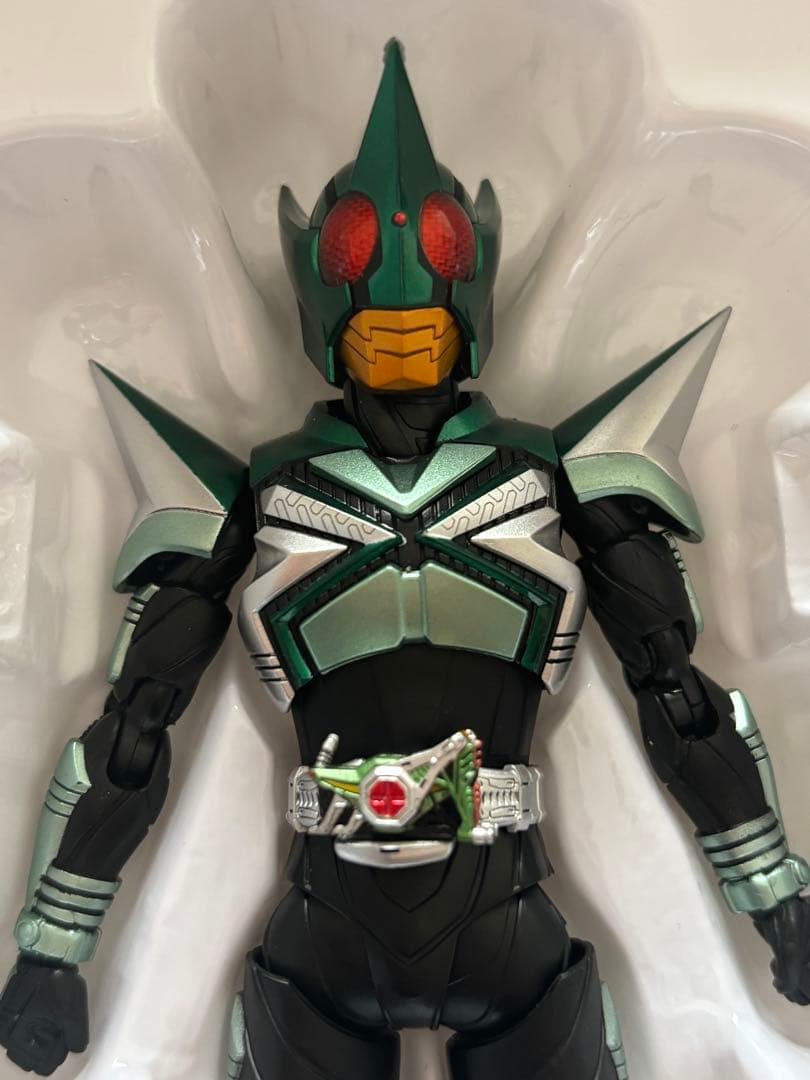 真骨彫製法　フィギュアーツ　仮面ライダーキックホッパー