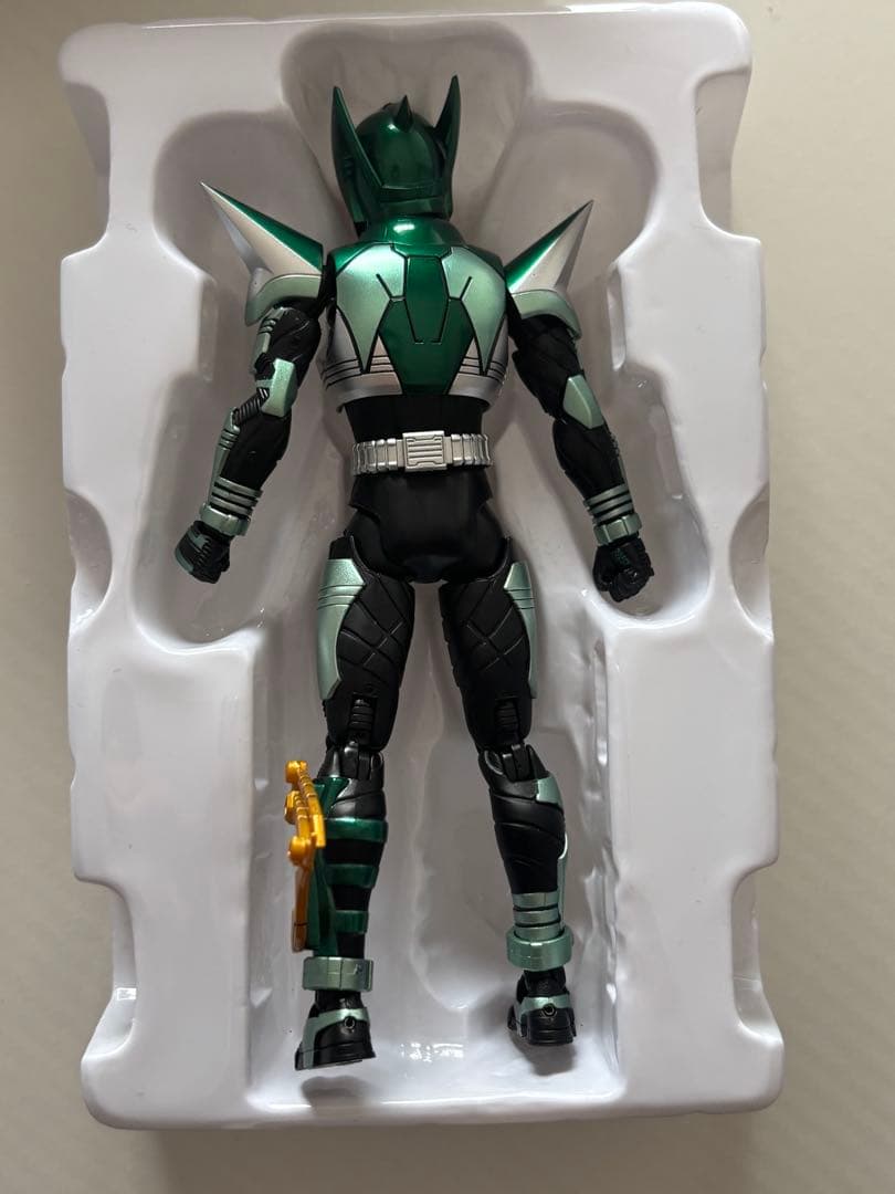 真骨彫製法　フィギュアーツ　仮面ライダーキックホッパー