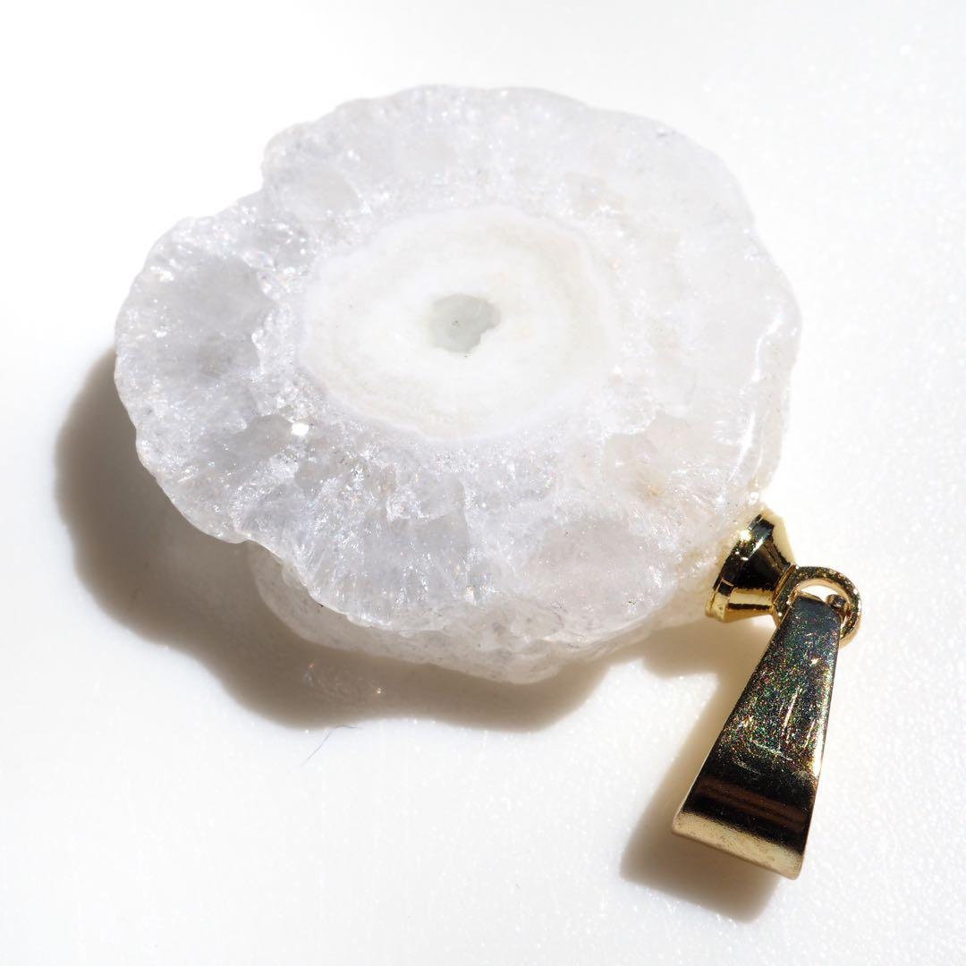 【ｔａｍａ☆彡】No.5 大粒☆天然ソーラークォーツのネックレストップ