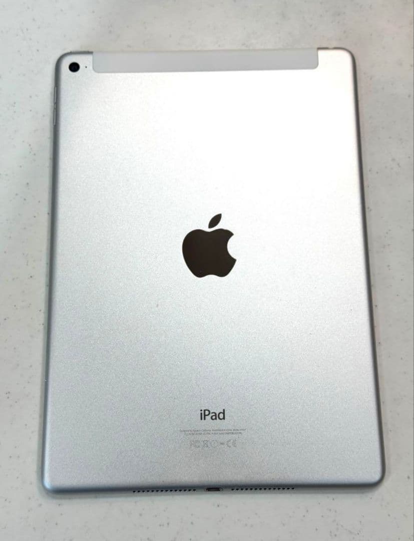 Apple iPad AirZ Wi-Fi+celluarタブレット64GB