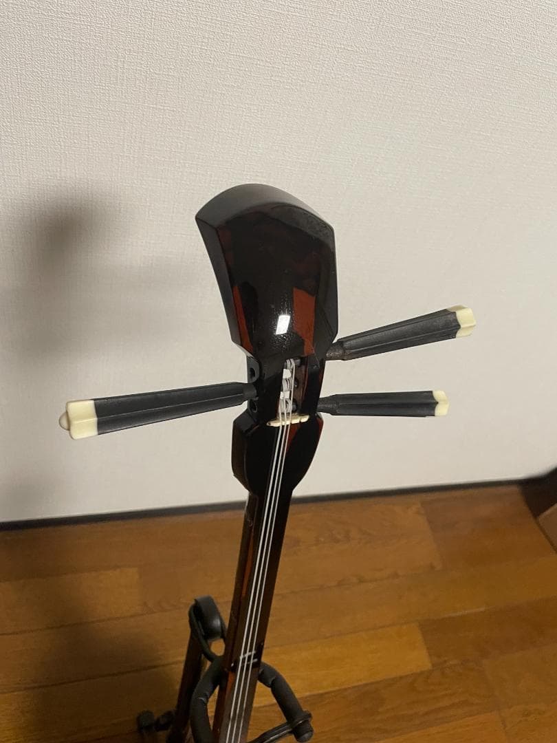 沖縄　三線（さんしん）～黒木の棹・本皮一枚張り