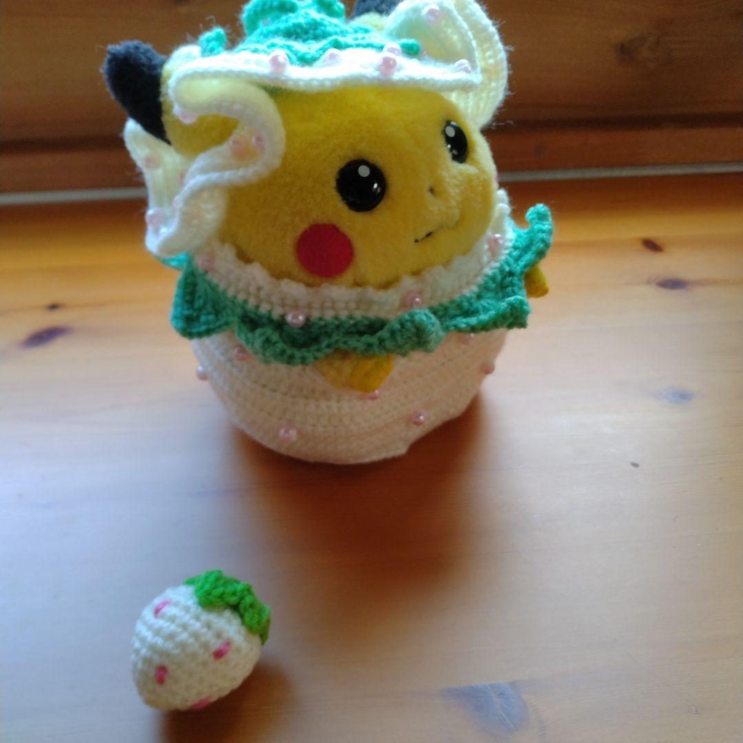 ピカチュウ 白いちごのお洋服いちご付きハンドメイド