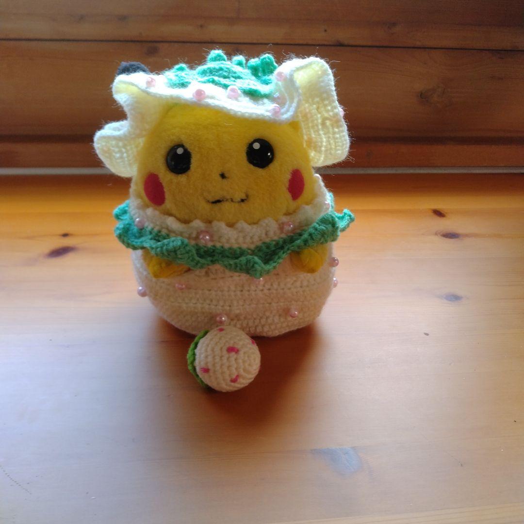 ピカチュウ 白いちごのお洋服いちご付きハンドメイド