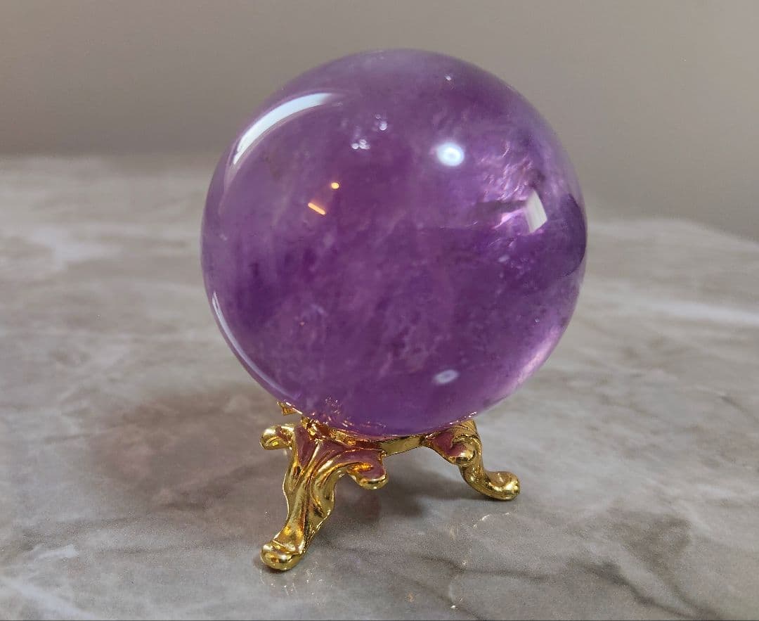 【最高峰】超希少！濃紫の輝き！ブラジル産 アメシスト丸玉（台座付）