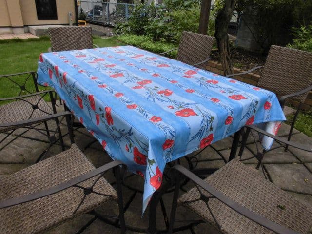 南仏プロバンスプリントテーブルクロス「ポピーとラベンダーブルー」