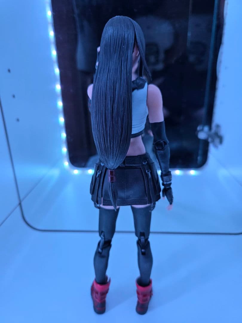 ファイナルファンタジー7リメイク　プレイアーツ改　ティファ・ロックハート　再販版