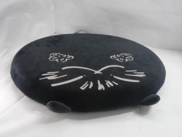 新品　ほっと猫クッション　座布団　耳付き　しっぽ　わちふぃーるど　ダヤン　猫