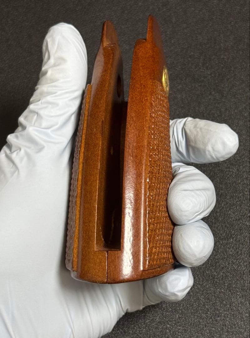 【実物】コルト社純正 パイソン 3rd 前期 木製グリップ スクリュー付き 良品