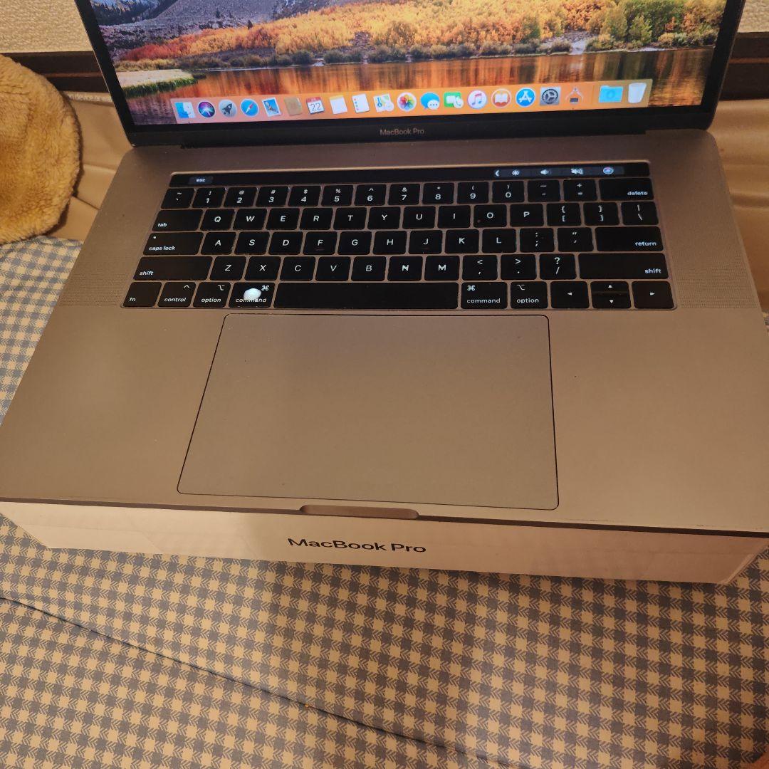 MacBook Pro 2019 16inch 16GB　500GB　i7