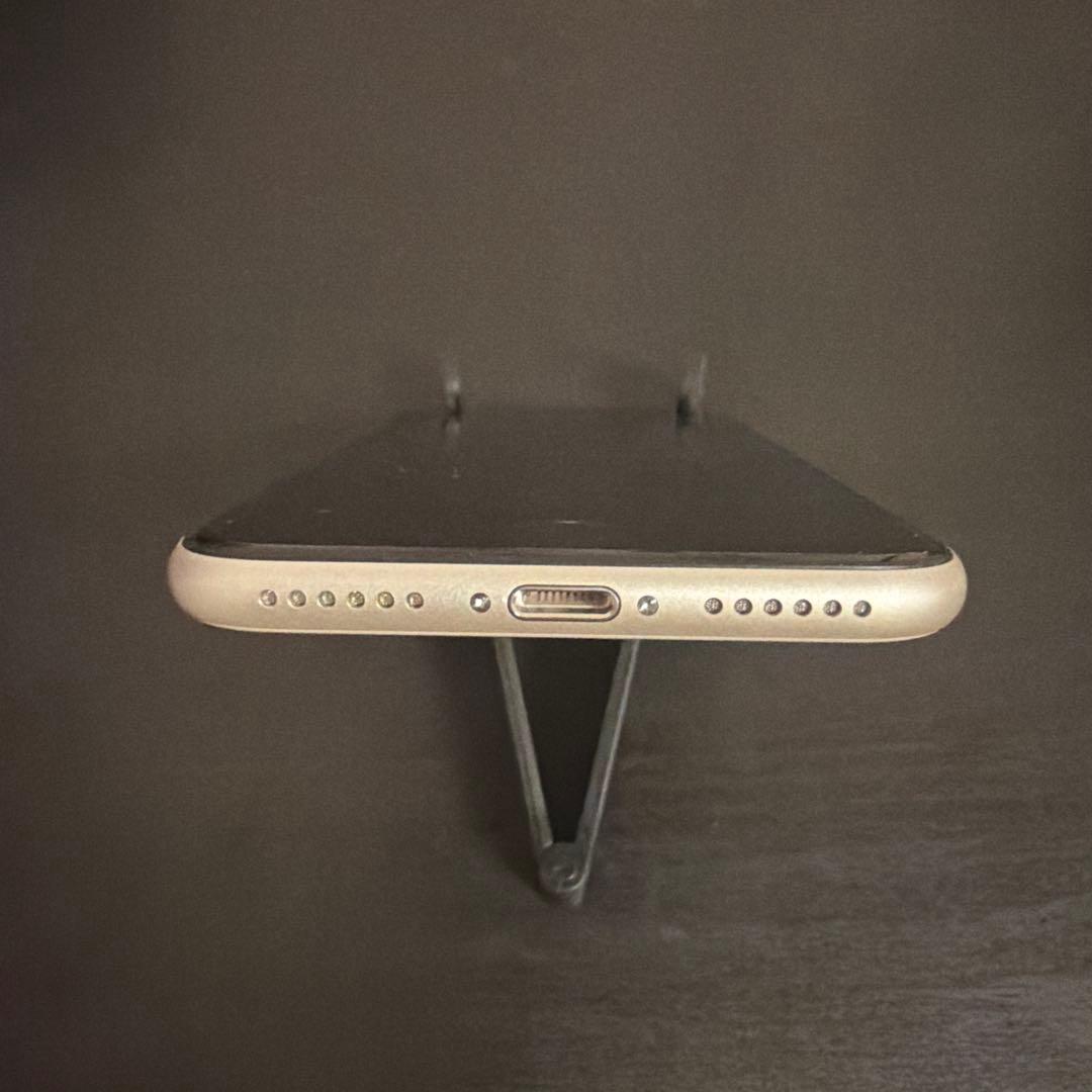 iPhoneSE3 64GB スターライト