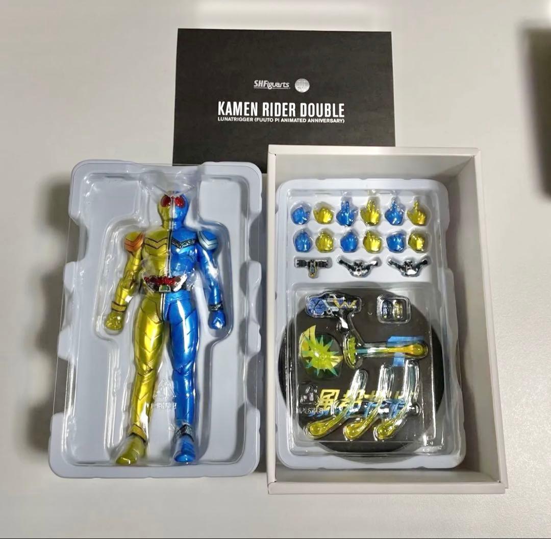 S.H.Figuarts(真骨彫製法)仮面ライダーW ヒートメタル ルナトリガー