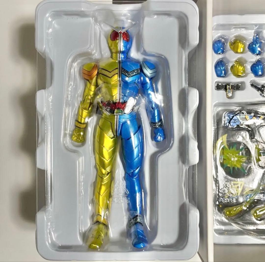 S.H.Figuarts(真骨彫製法)仮面ライダーW ヒートメタル ルナトリガー