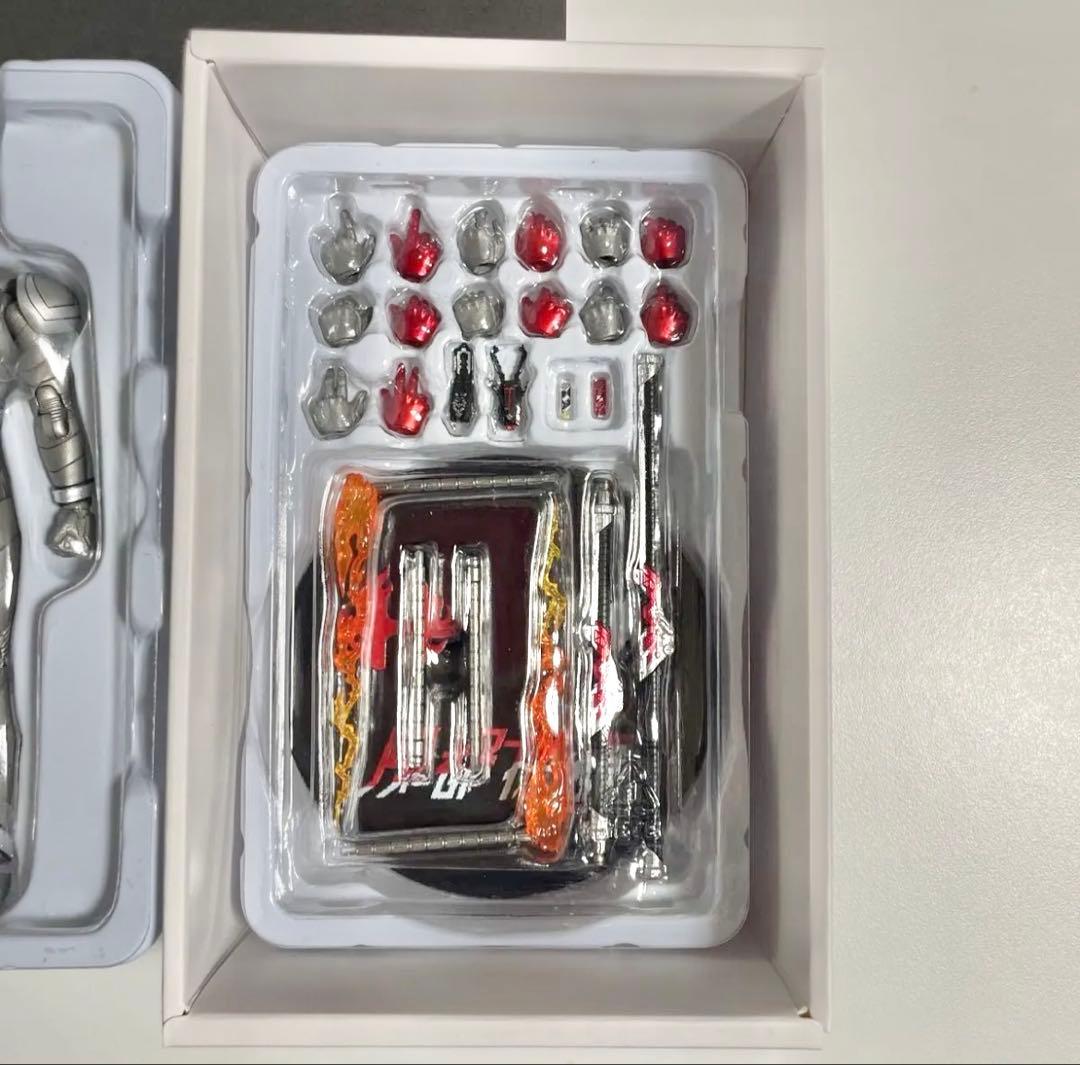 S.H.Figuarts(真骨彫製法)仮面ライダーW ヒートメタル ルナトリガー