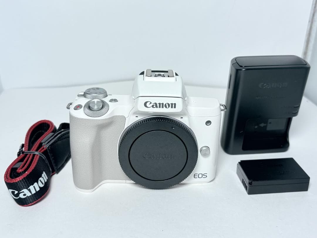極上品 キヤノン EOS Kiss M ボディ ホワイト