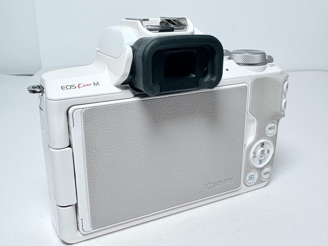 極上品 キヤノン EOS Kiss M ボディ ホワイト