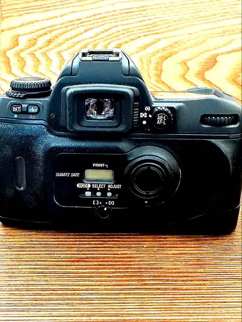 Nikon F80 フィルム一眼レフカメラ　レンズ付き