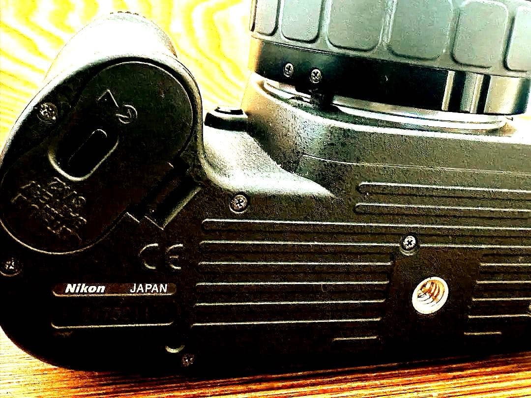 Nikon F80 フィルム一眼レフカメラ　レンズ付き