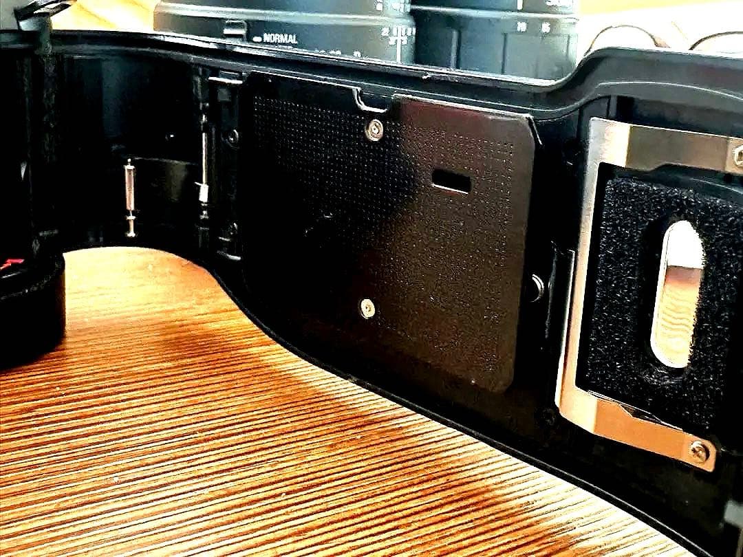 Nikon F80 フィルム一眼レフカメラ　レンズ付き