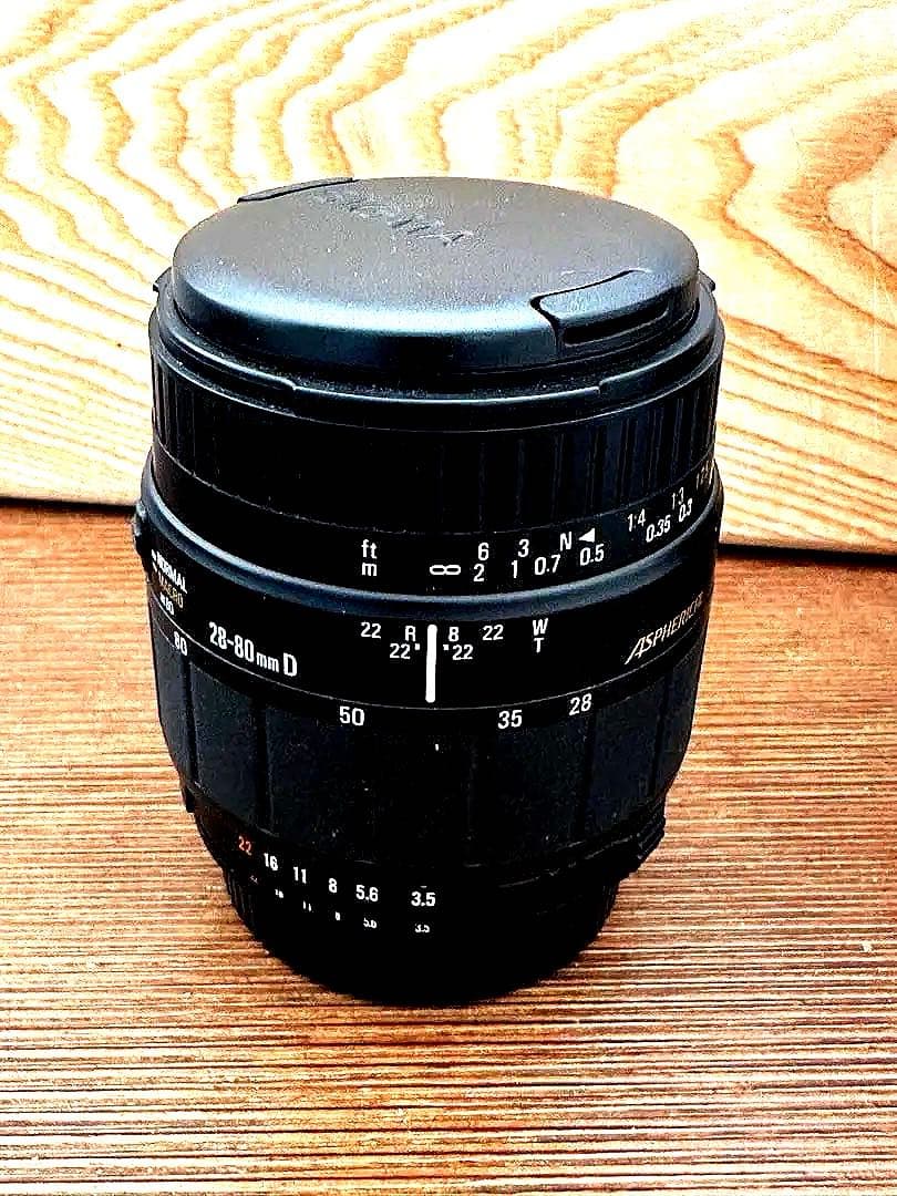 Nikon F80 フィルム一眼レフカメラ　レンズ付き