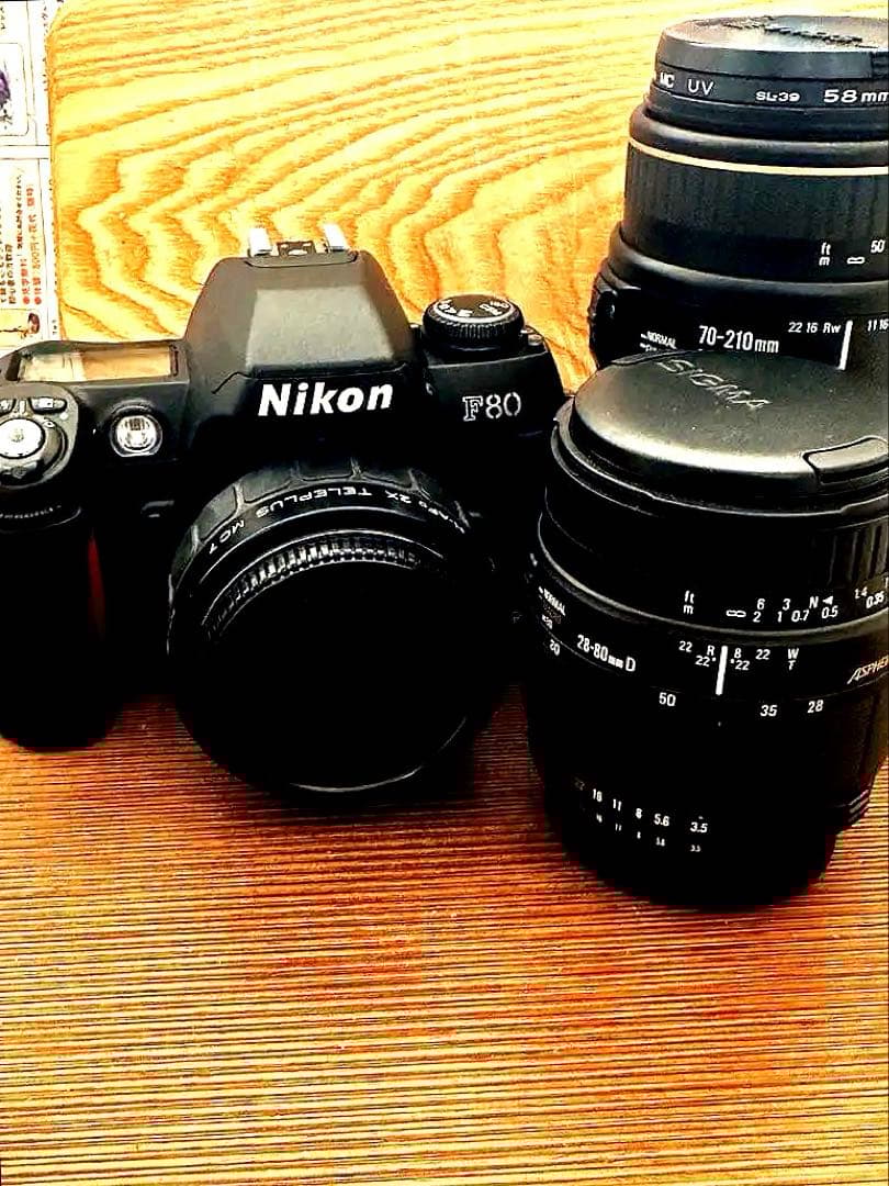 Nikon F80 フィルム一眼レフカメラ　レンズ付き