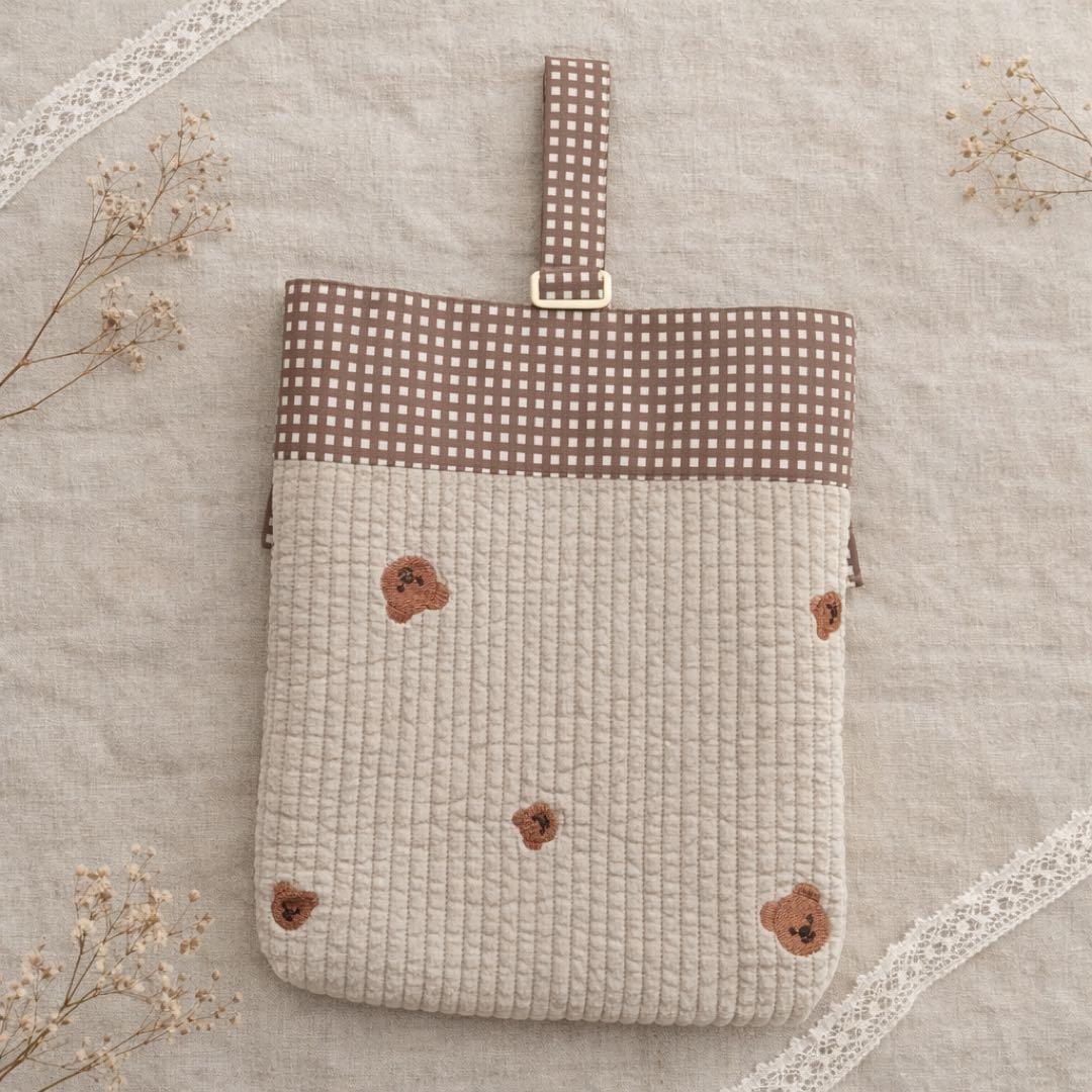 13【sample】上履き入れ　ヌビキルト　くま刺繍　ハンドメイド　入学入園