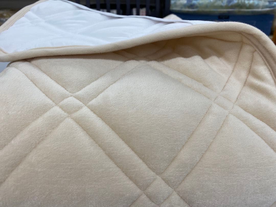 セミダブルサイズ・ロマンス　綿１００%敷きパッド・吸湿発熱素材使用・洗濯OK