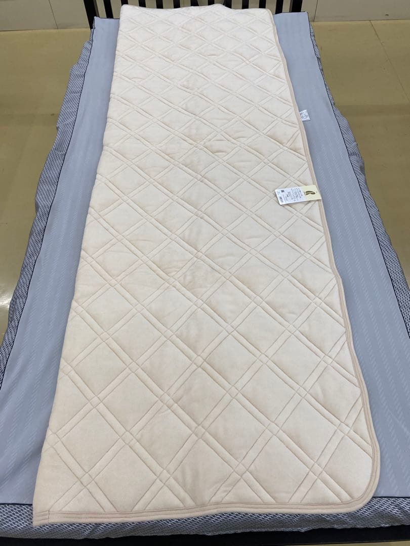 セミダブルサイズ・ロマンス　綿１００%敷きパッド・吸湿発熱素材使用・洗濯OK