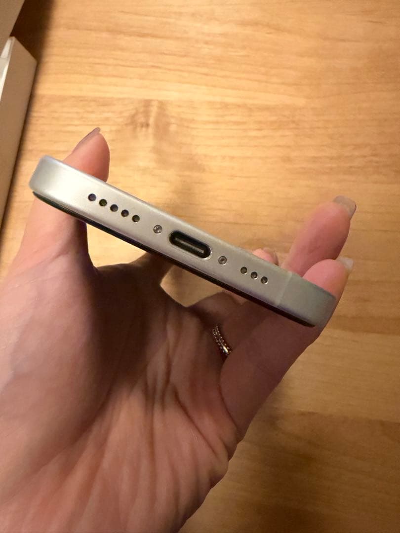 Apple iPhone 16 White 256GB SIMフリー