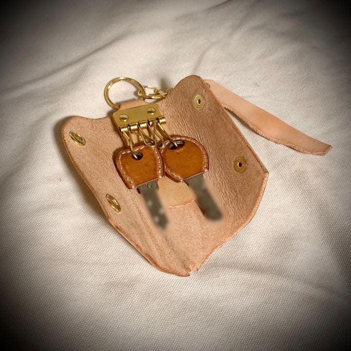 ヌメ革キーケース（現品限り）