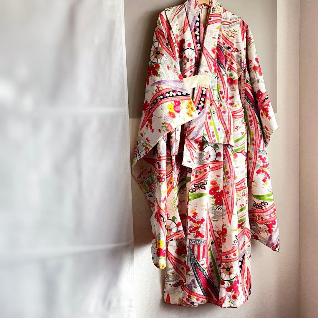 ジュニアサイズ　着物　アンティーク　七五三用　ヴィンテージ　子ども着物　四つ身