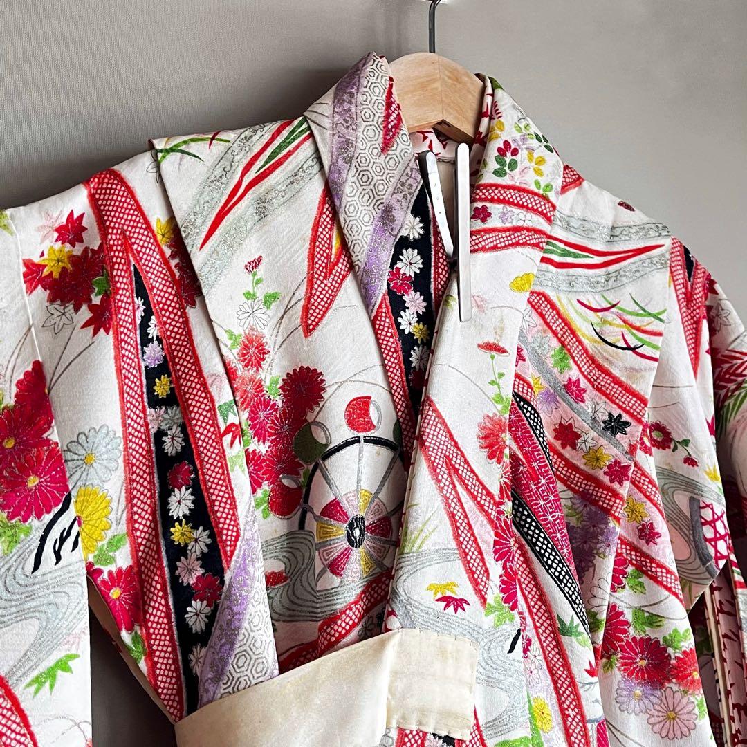 ジュニアサイズ　着物　アンティーク　七五三用　ヴィンテージ　子ども着物　四つ身