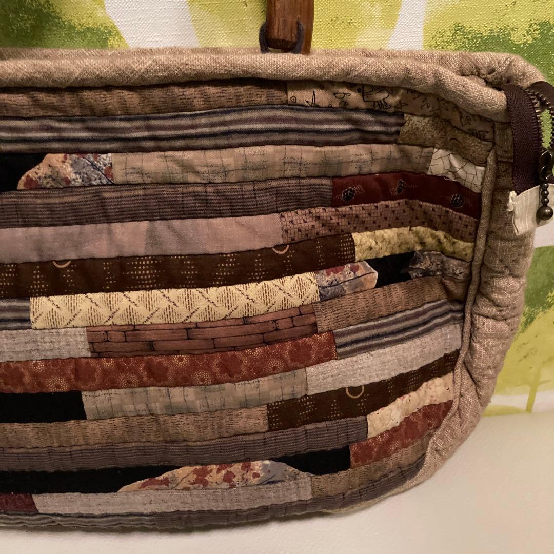 【パッチワーク手作り】ブラウン系パッチワークトートバッグ　木製ハンドルチャック付