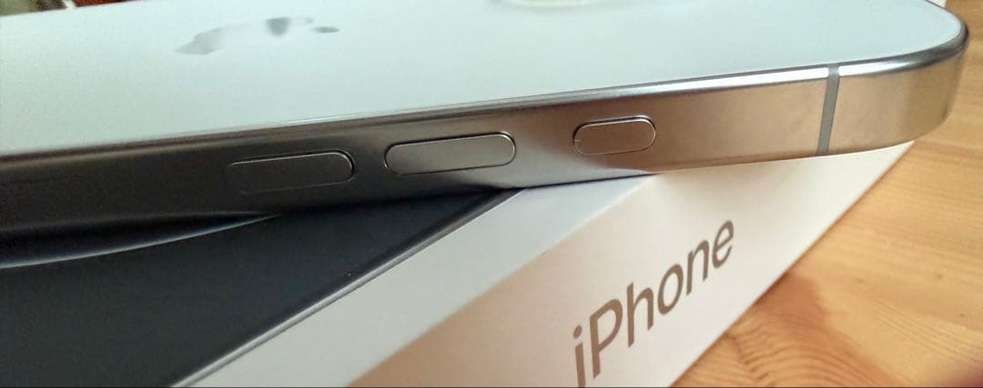 iPhone16pro 128GB SIMフリー ホワイトチタニウム