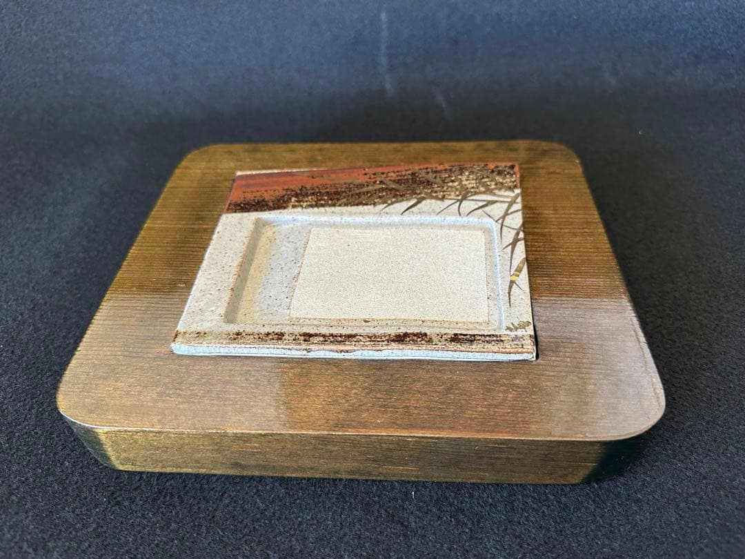 未使用 美濃焼 金彩草絵　陶硯 サイズ21cm*18cm 655g