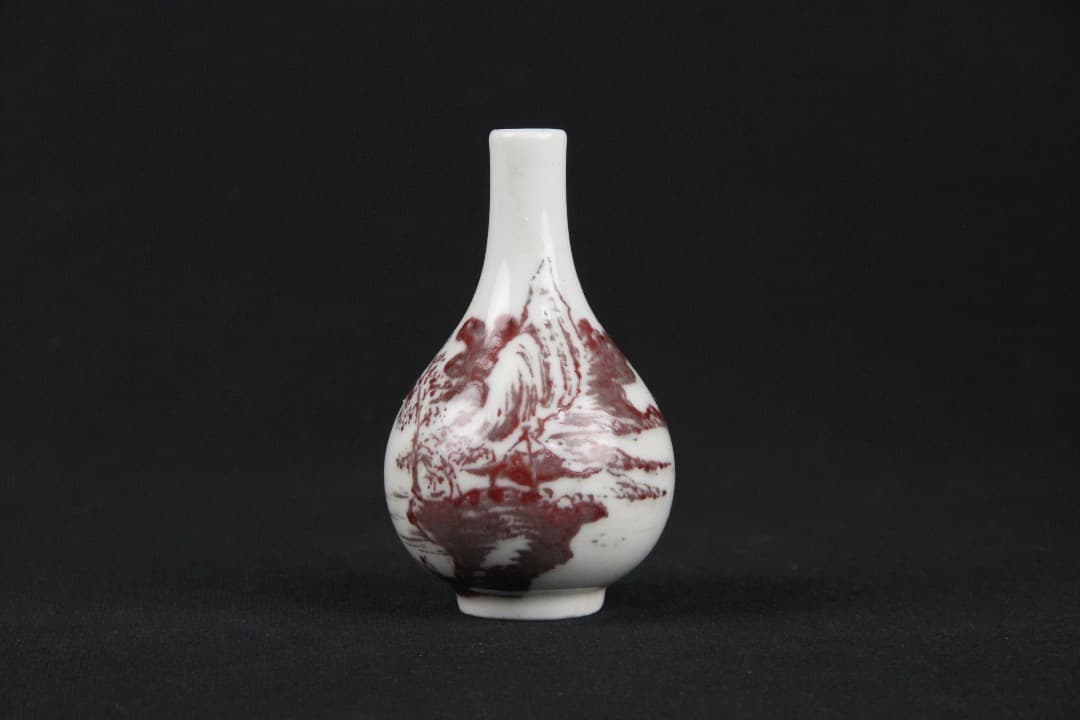 中国美術　釉裏紅山水図　鼻煙壺　小瓶 清時代　景徳鎮　古陶磁器 ES19-11