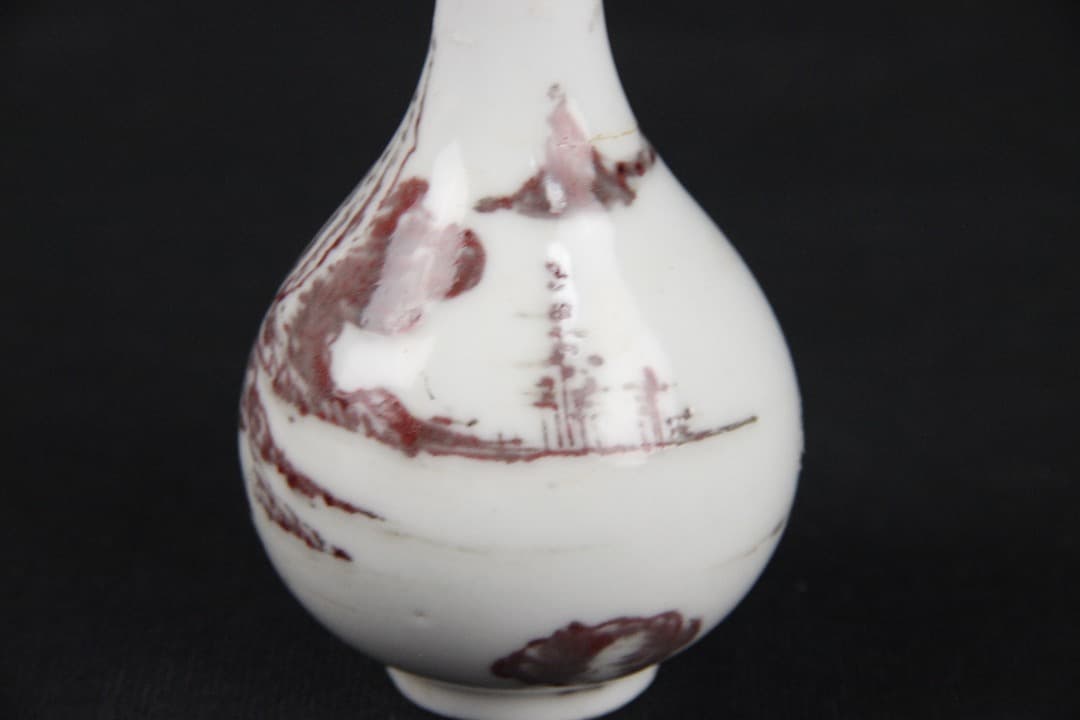 中国美術　釉裏紅山水図　鼻煙壺　小瓶 清時代　景徳鎮　古陶磁器 ES19-11