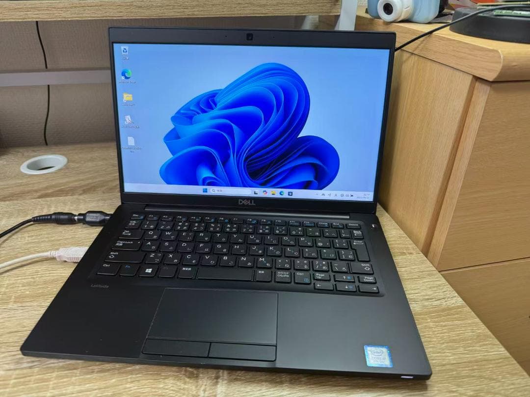 Dell Latitude 7390 第八世代 i7 16G Office付