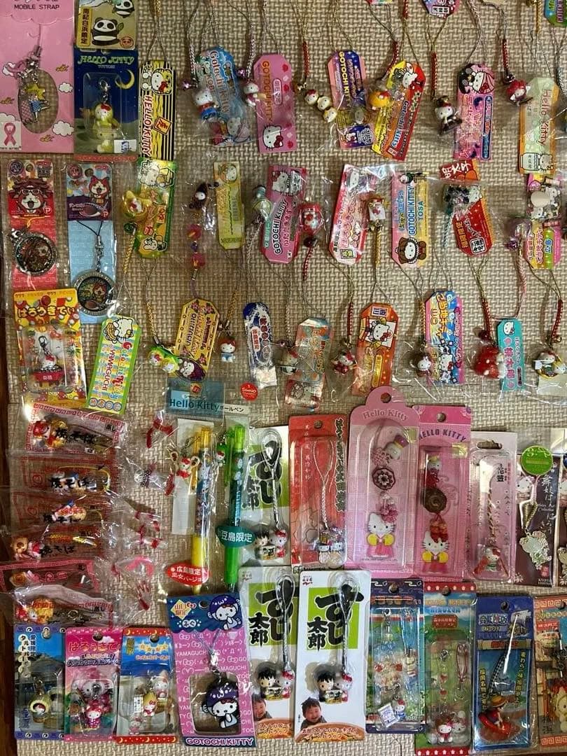 97個セットまとめ売り♩バラ売りもOK♡ご当地キティちゃん根付けキーホルダー