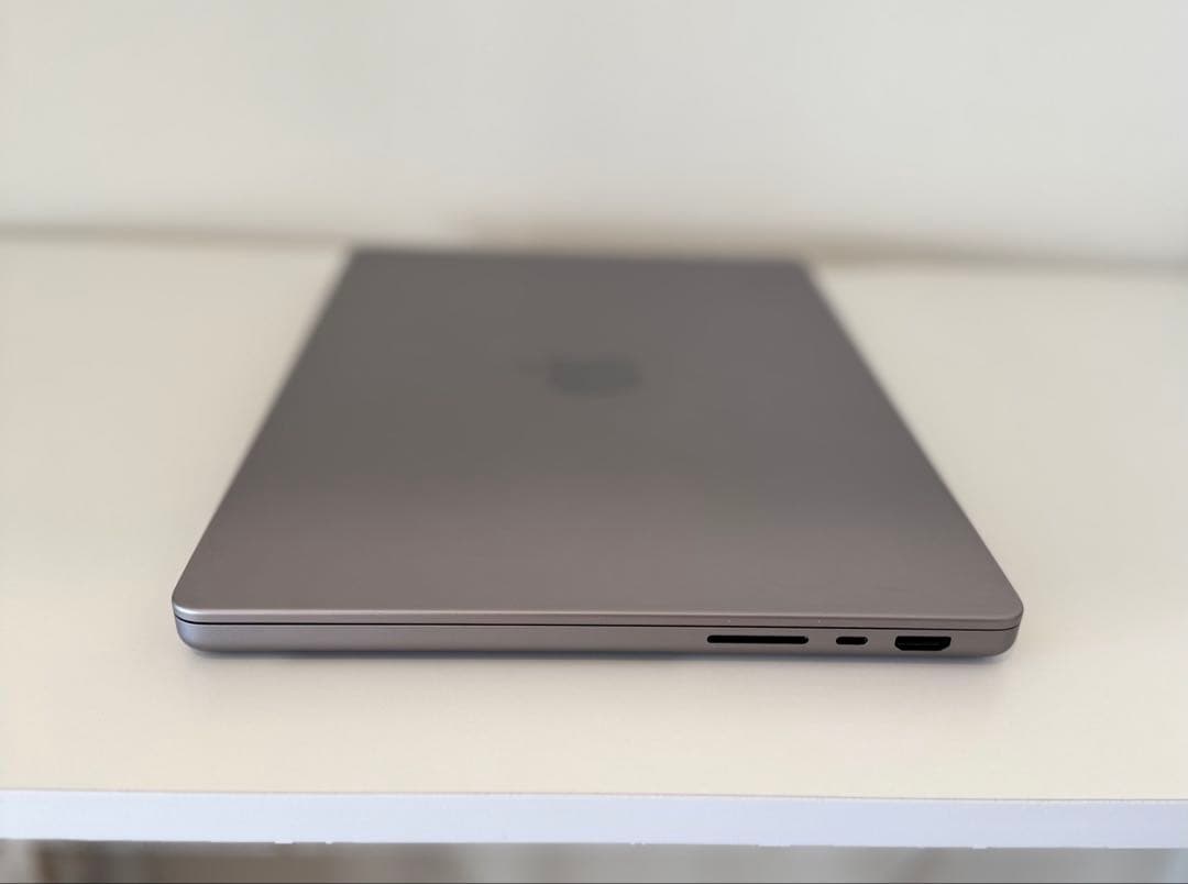 美品 Macbook Pro 2021 16インチ Windows 11 pro