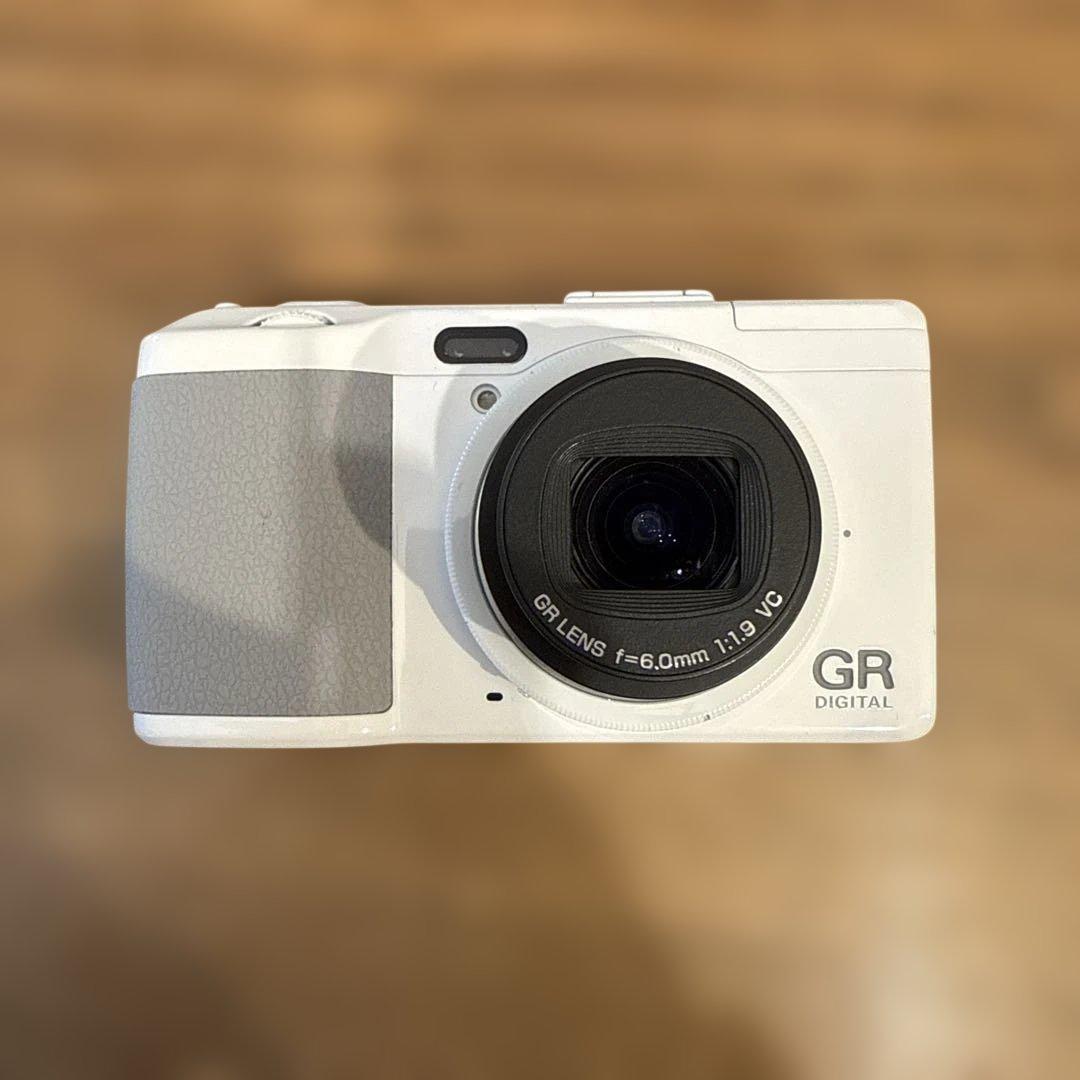 RICOH GR DIGITAL IV ホワイトエディション　デジタルカメラ